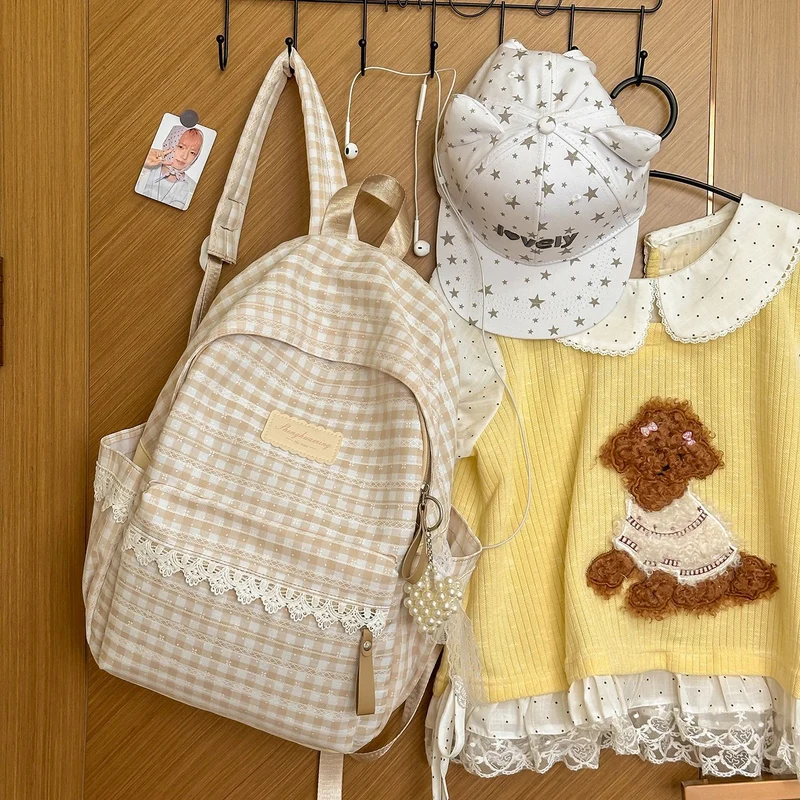 Charmanter bestickter Rucksack Karnz