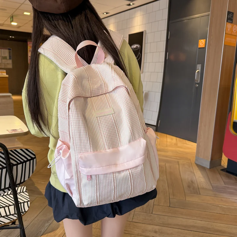 Stylischer gestreifter Design-Rucksack Karnz