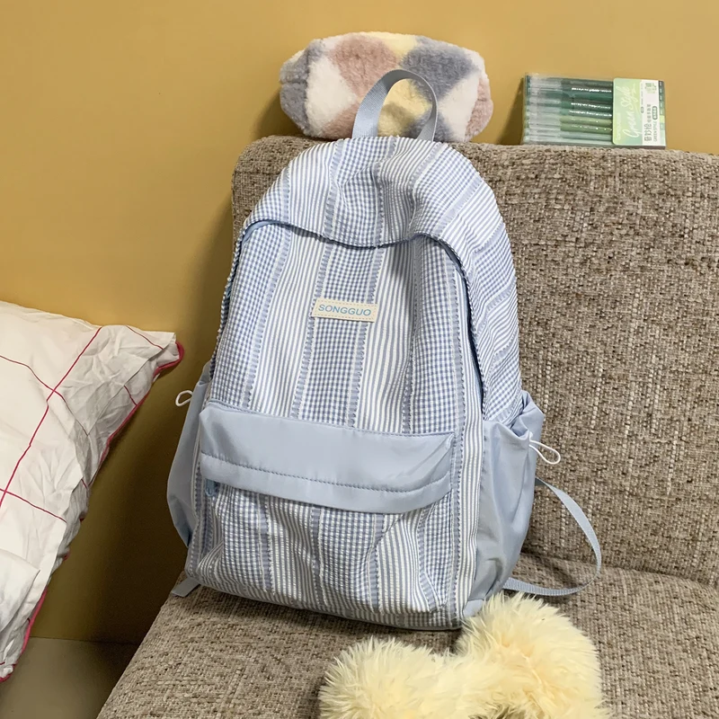 Stylischer gestreifter Design-Rucksack Karnz