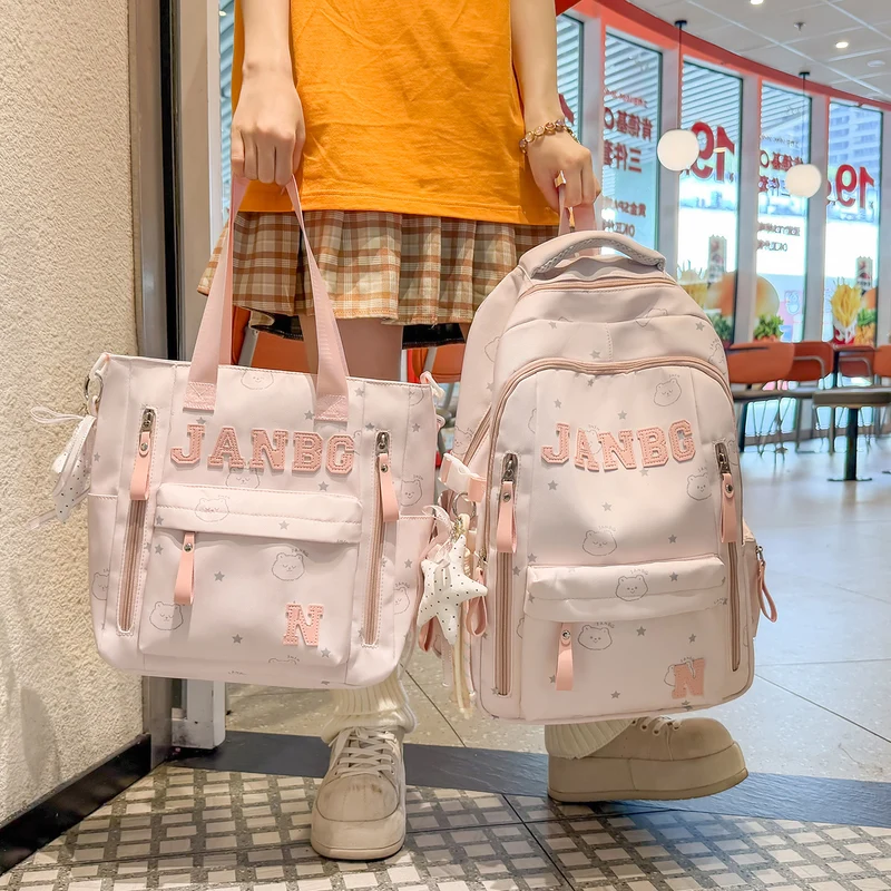 Legere Charakter-verzierte Rucksack Karnz