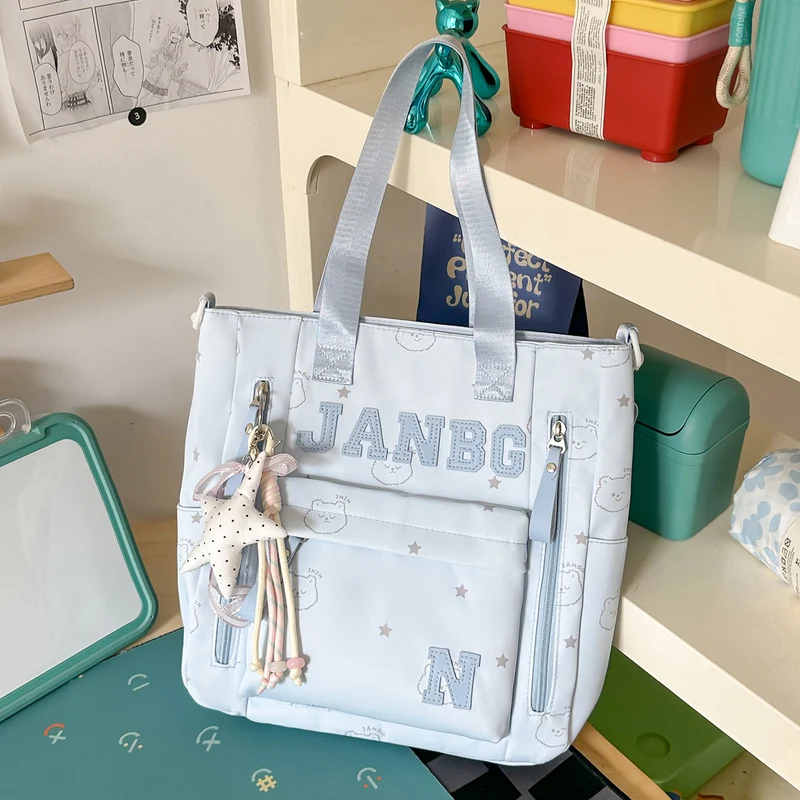 Legere Charakter-verzierte Rucksack Karnz