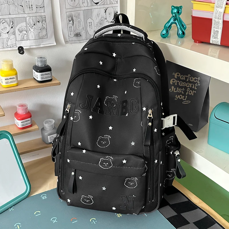 Legere Charakter-verzierte Rucksack Karnz