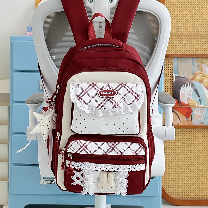 Verspielter Rucksack mit Mehrfachfach-Design Karnz
