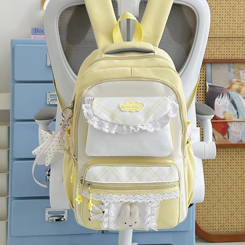 Verspielter Rucksack mit Mehrfachfach-Design Karnz