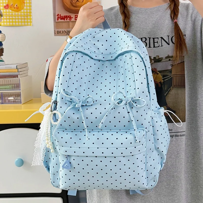 Stylische gepunktete Schultasche Karnz