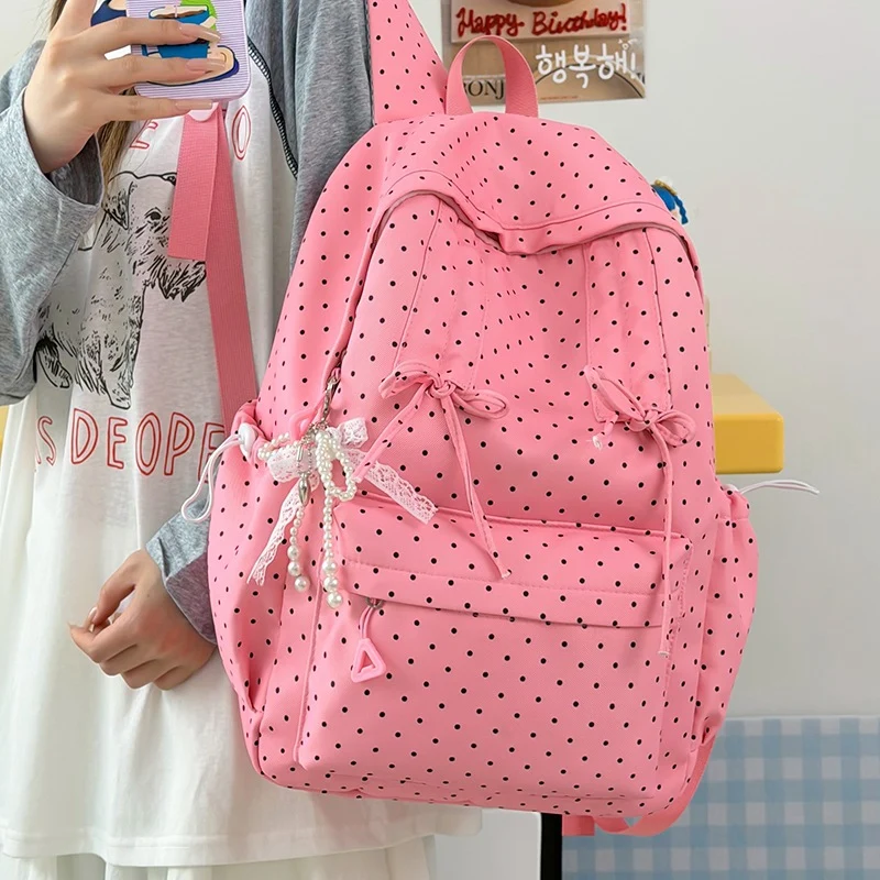 Stylische gepunktete Schultasche Karnz