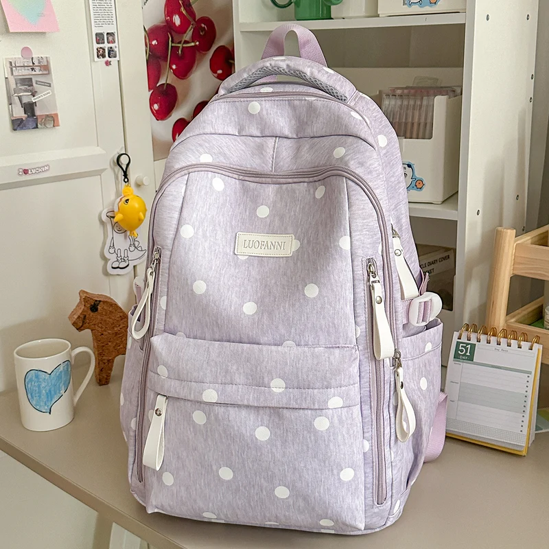 Stylische gepunktete Rucksack Karnz