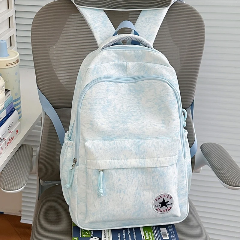 Leichtgewichtiger und trendiger Rucksack Karnz