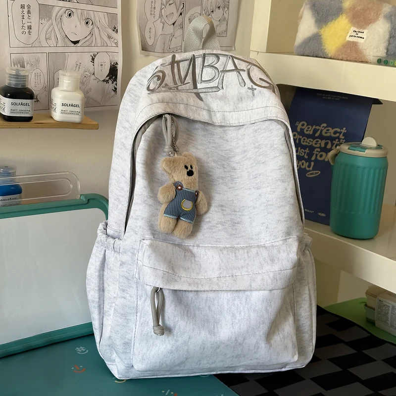 Lässiger Rucksack mit süßem Plüsch-Schlüsselanhänger Karnz