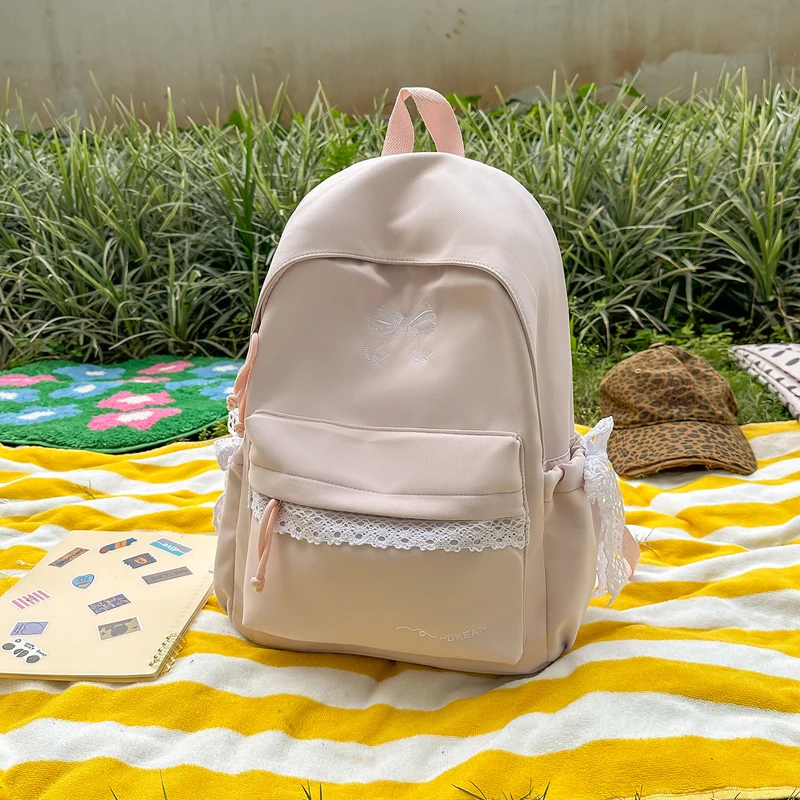 Charmanter mit Schleifen verzierten Rucksack Karnz