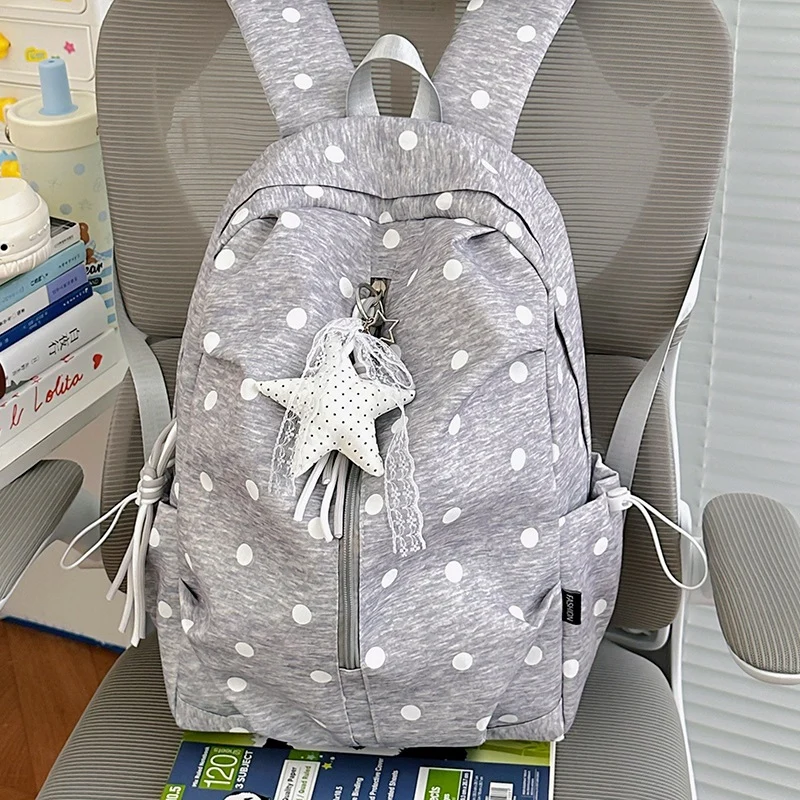 Verspielt gepunkteter Rucksack Karnz