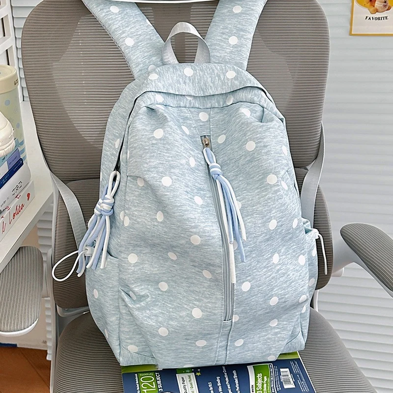 Verspielt gepunkteter Rucksack Karnz