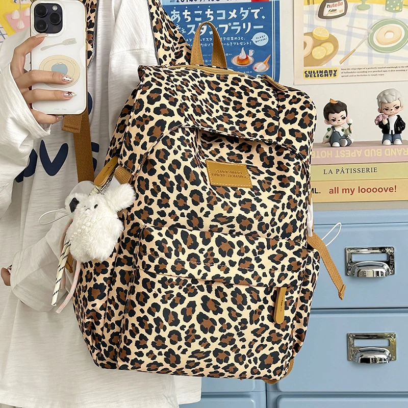 Verspielter Leopardenmuster Schulrucksack Karnz