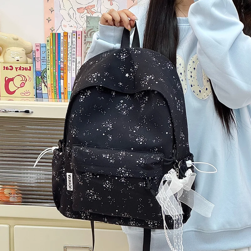 Verspielter Blütenprint Rucksack Karnz