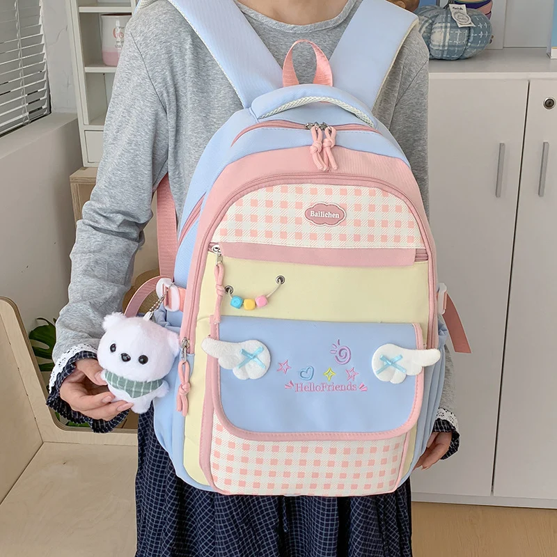 Spaßiger und verspielter Rucksack im Cartoon-Stil Karnz