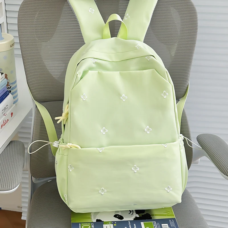 Blumenbestickter Freizeit-Rucksack Karnz