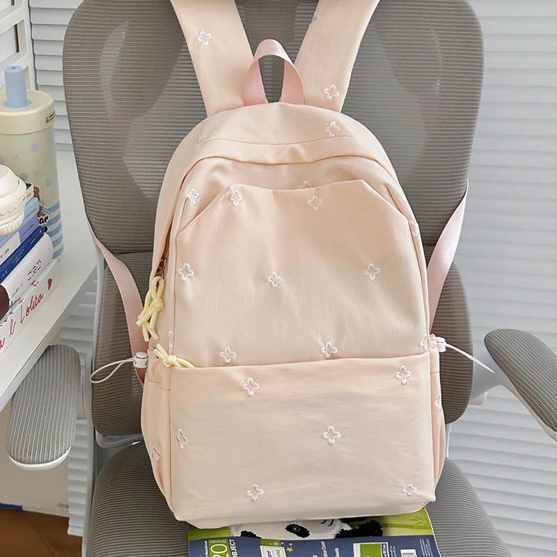 Blumenbestickter Freizeit-Rucksack Karnz