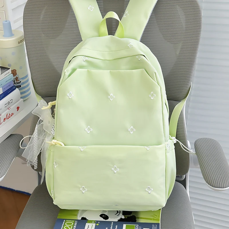 Blumenbestickter Freizeit-Rucksack Karnz