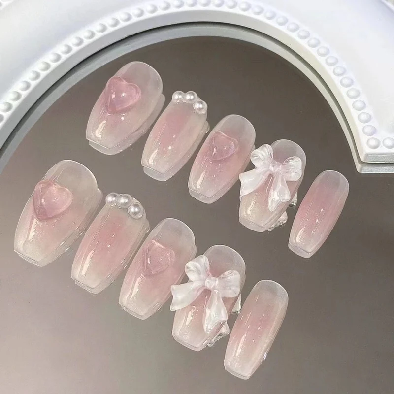 Dekoratives Herzdetail Press-On Nagelset