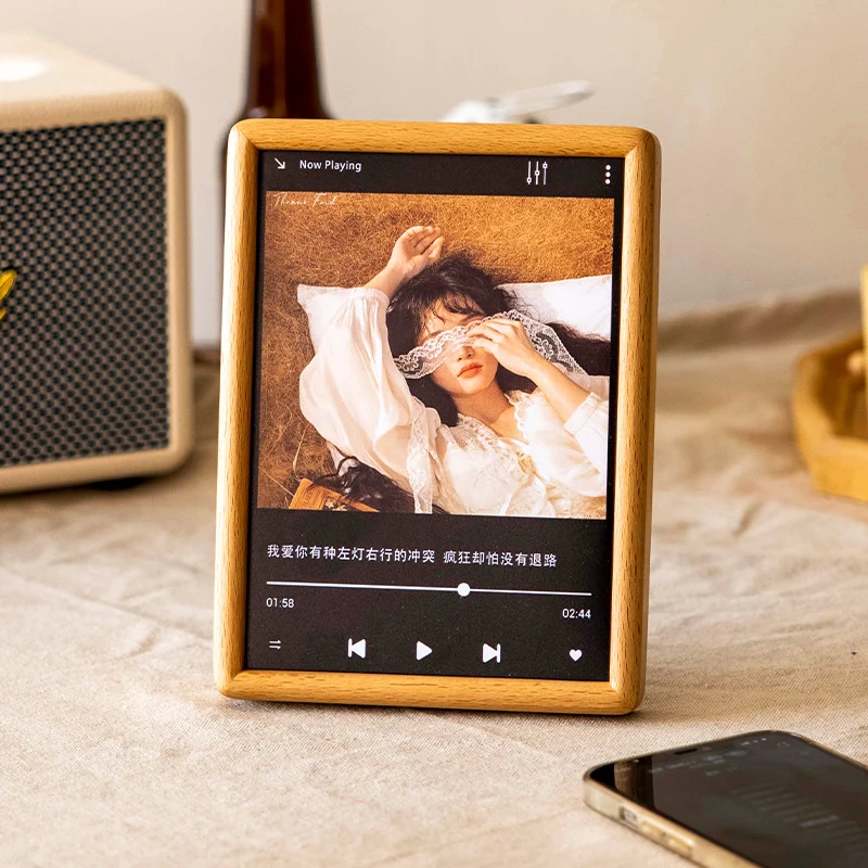Eleganter Holz-Multimedia-Displayrahmen für Zuhause
