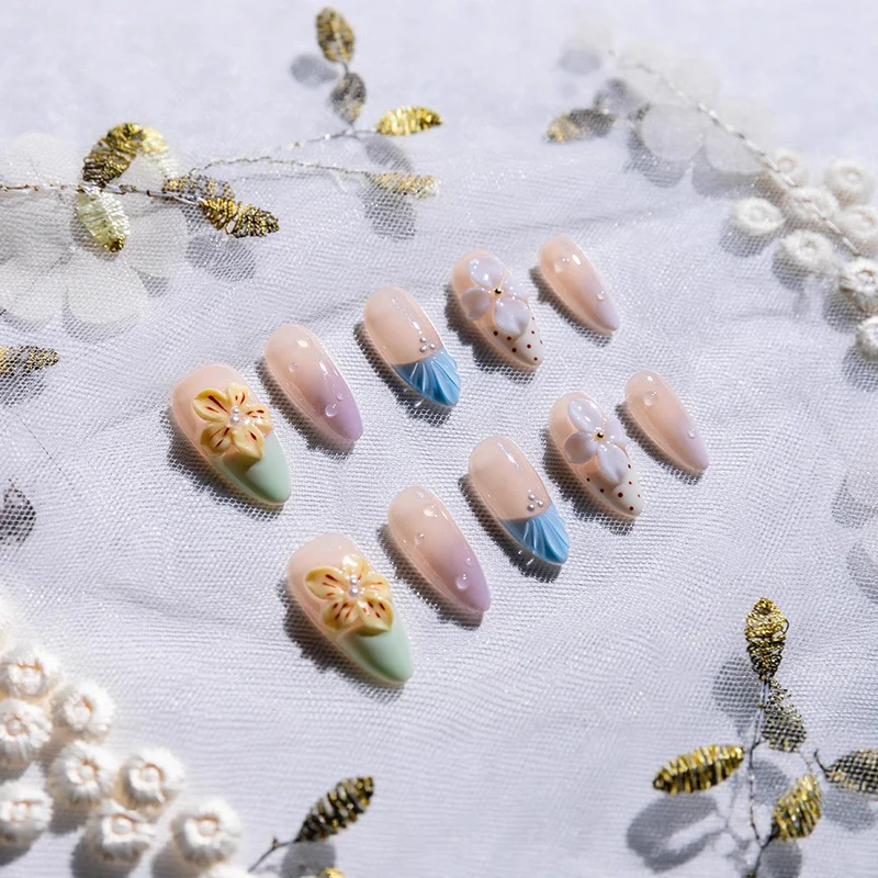 Kreatives Floral Press-On Nagelkunst Set