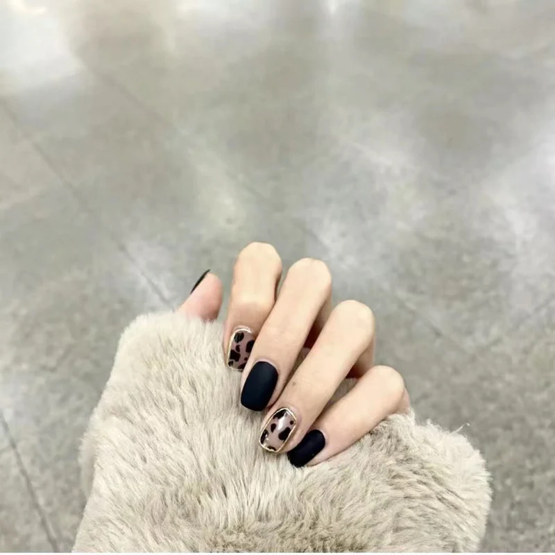 Chic Matte und Glossy Druck Press-On Nägel