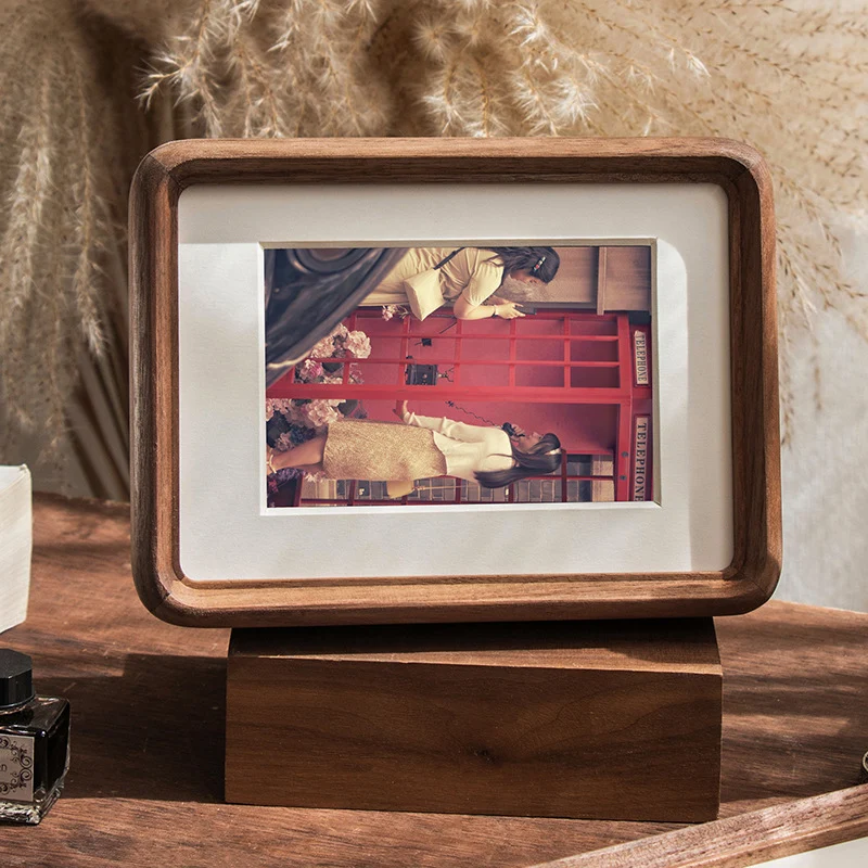 Premium Holz Tischplattenfoto-Rahmen zur Anzeige