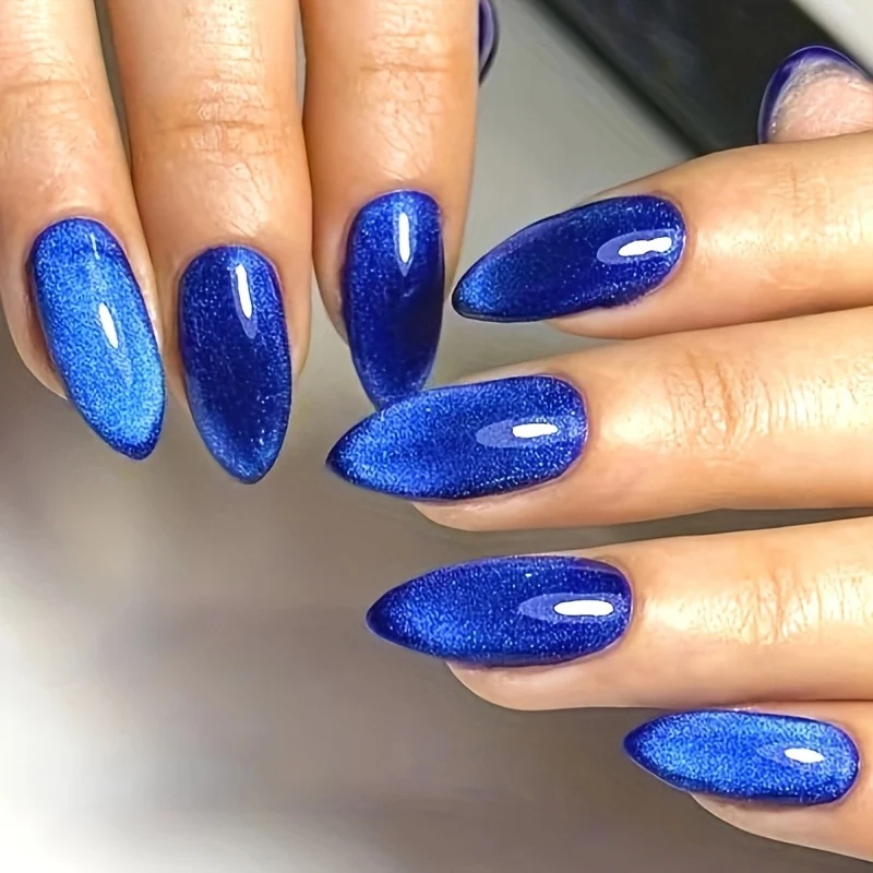 Stylische Stiletto-Nagelkunst