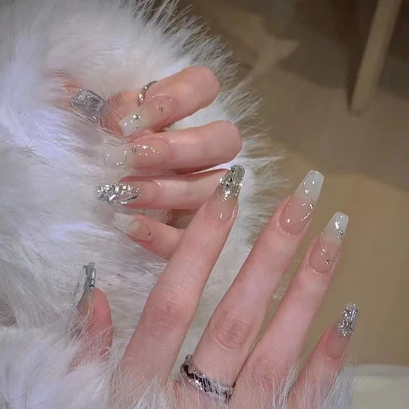 Glamouröse mit Strass besetzte Press-On Nagelset