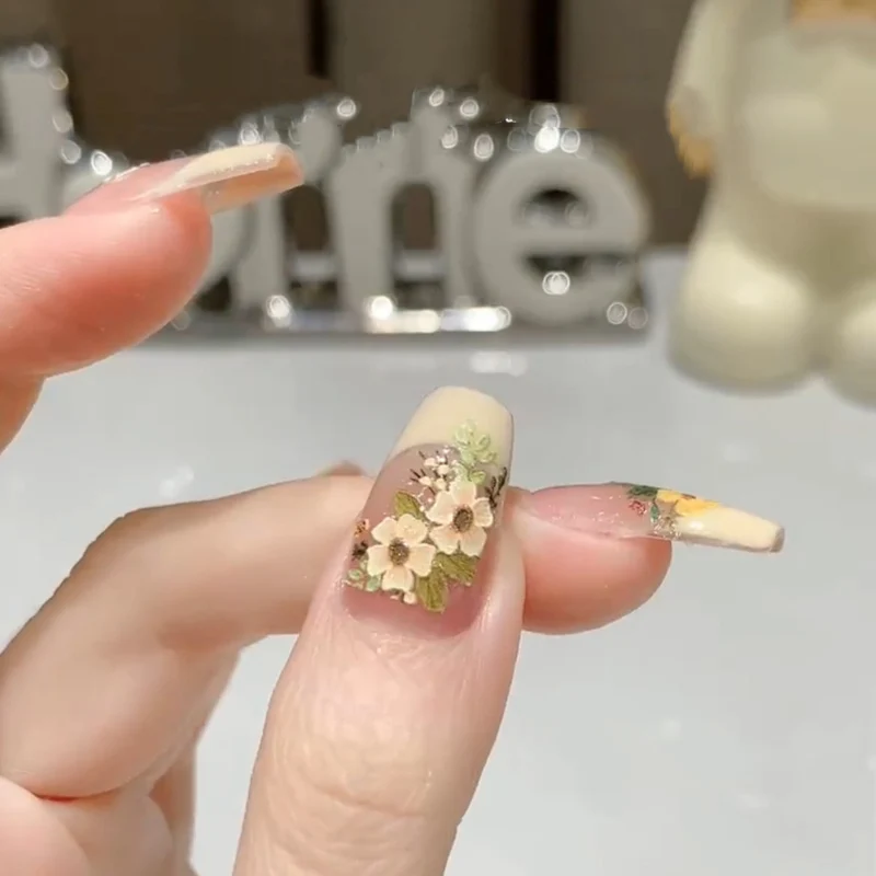 Blumengestaltet Press-On Nagelkunst Set