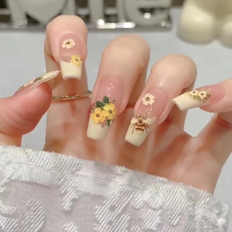 Blumengestaltet Press-On Nagelkunst Set
