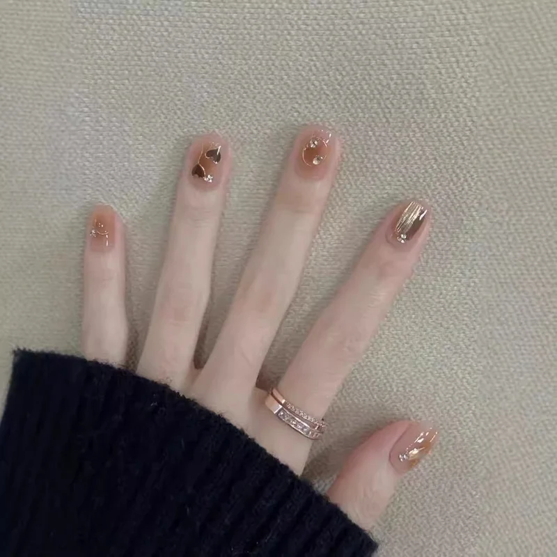 Künstlerisches Herz-Themen Press-On Nagelset