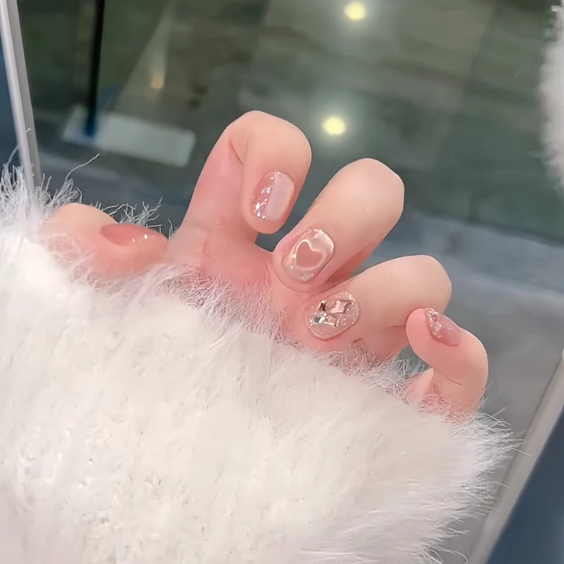 Stylisches dekoratives Press-On-Nagelset