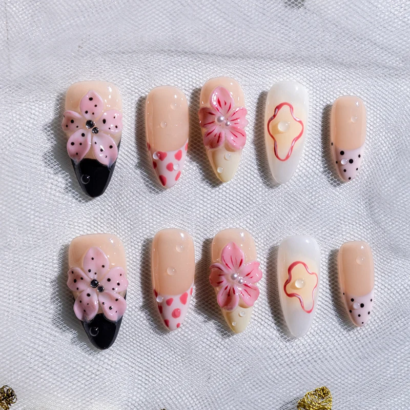 Floral Dekorative Press-On Nagelkit