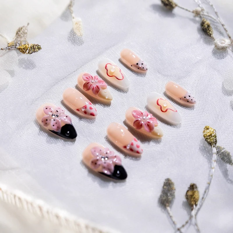 Floral Dekorative Press-On Nagelkit