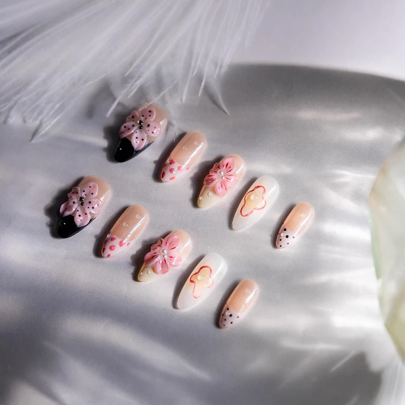 Floral Dekorative Press-On Nagelkit