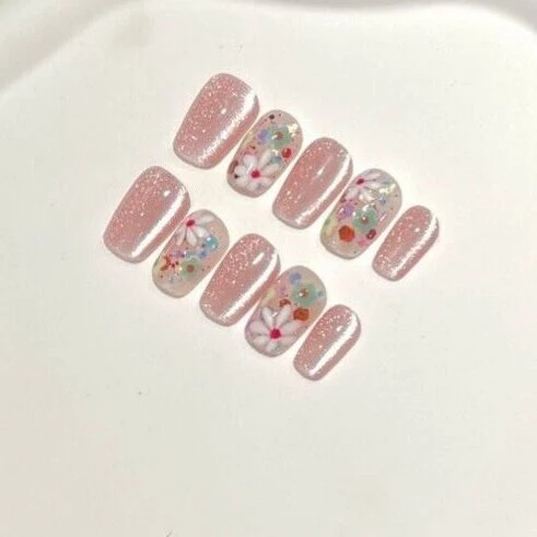 Blumen- und Glitzer-Dekorative Press-On Nagelset