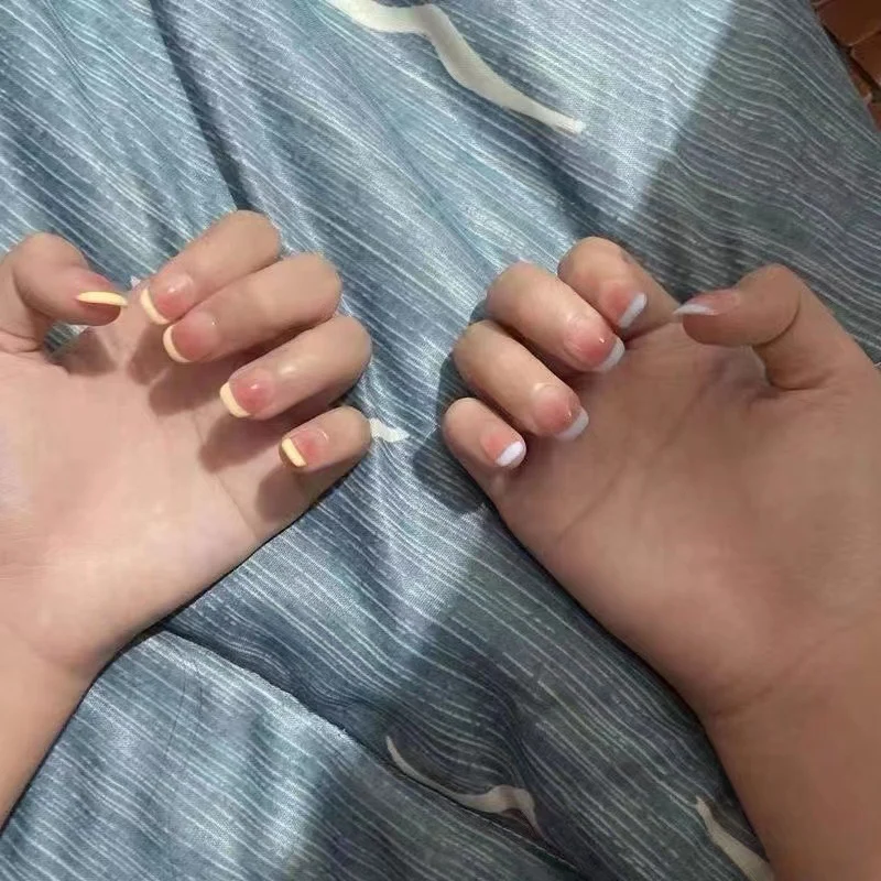 Elegantes französisches Press-On-Nagelset