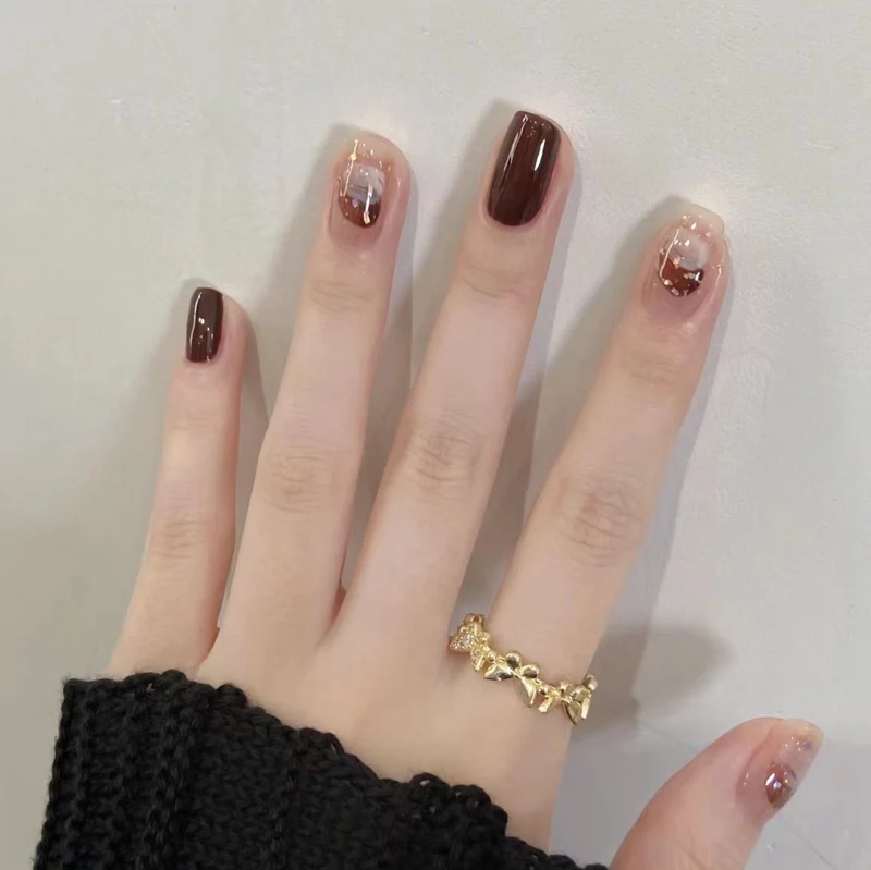 Luxuriöse Glänzende Nagelkunst