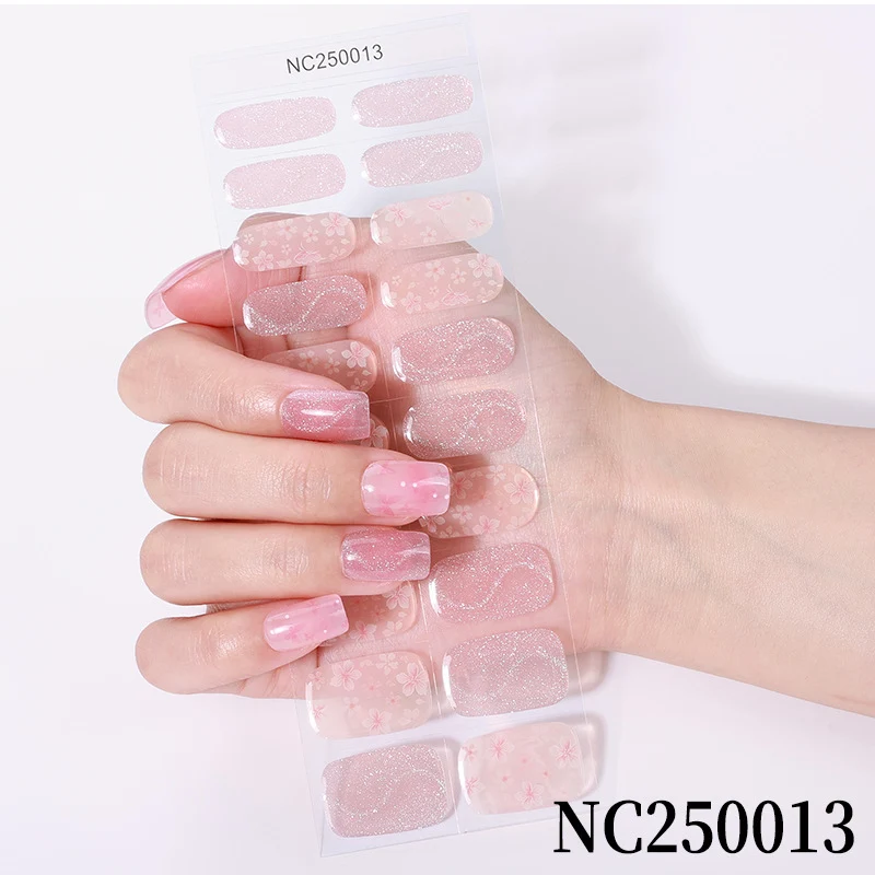 Stylische Nagelkunst Wraps