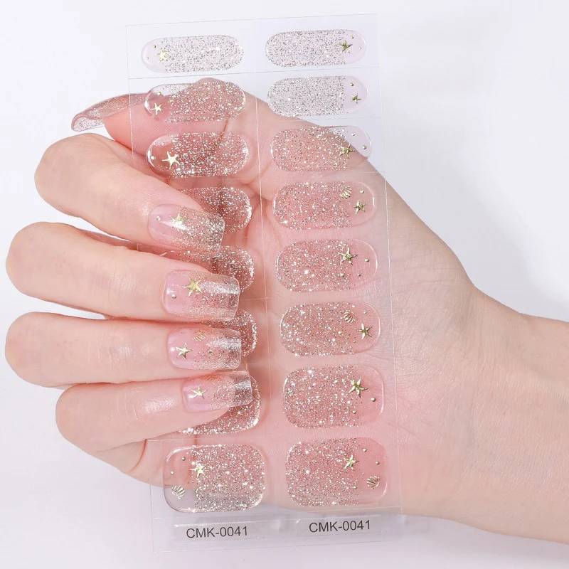 Funkelnde Nagelüberzüge