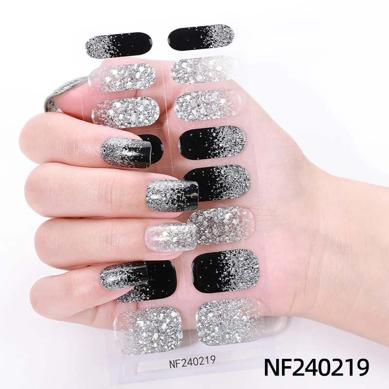 Funkelnde Gel-Nagelwickel