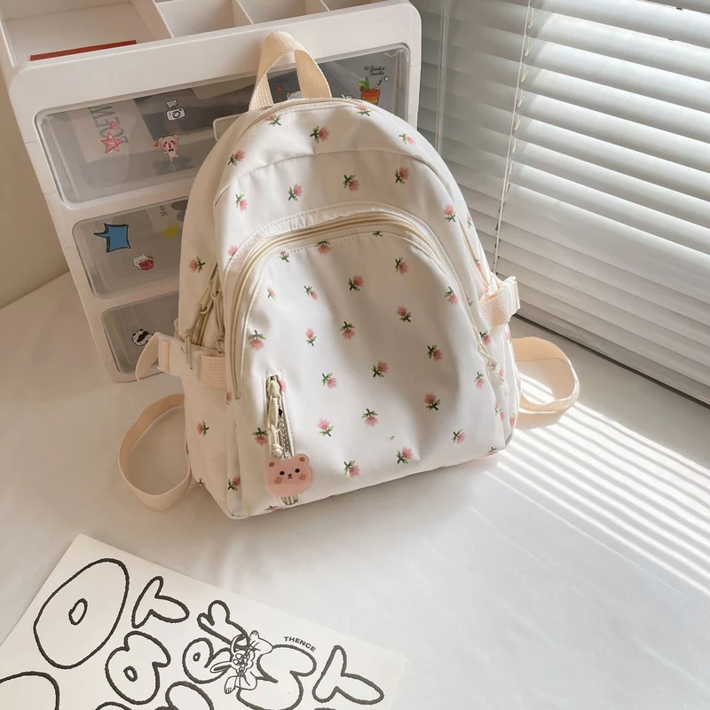 Niedlicher floral bestickter Mini-Rucksack Karnz
