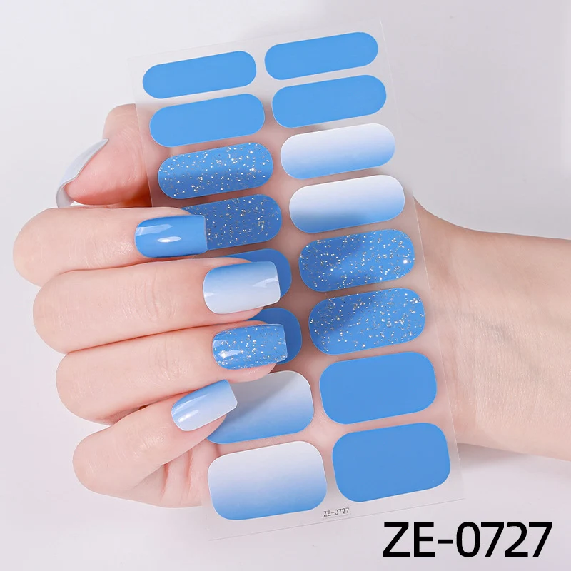 Künstlerische Nagelkunst-Wickel