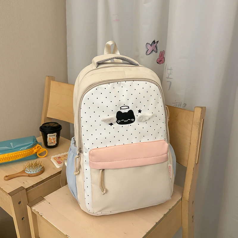 Niedliche Cartoon-Charakter-Rucksack Karnz