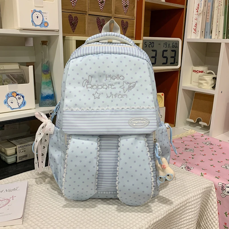 Süßer Rucksack im Hasenohren-Thema Karnz