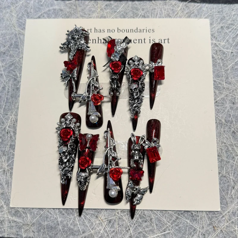 Gothic-inspirierte kunstvolle Press-On-Nagelkunst-Set
