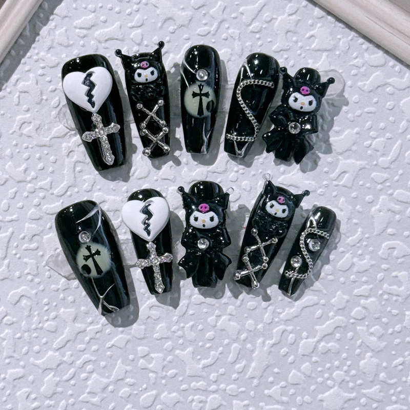 Gothic-inspirierte dekorative Press-On-Nagelkunstset