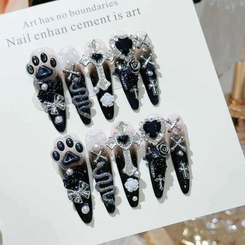 Dekorative Nagelkunst