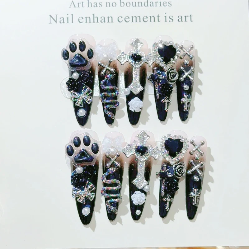 Dekorative Nagelkunst